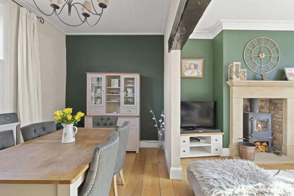 Dining Area.jpg