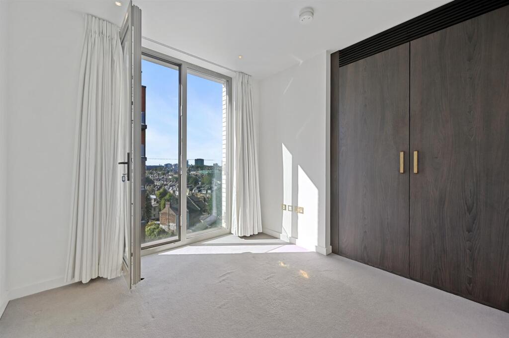 RCLR- 704 lessing building- bedroom 3 (1).jpg