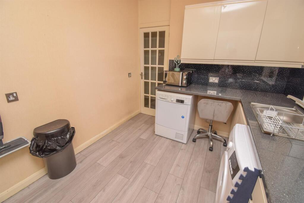 KITCHEN (2)-2..jpg
