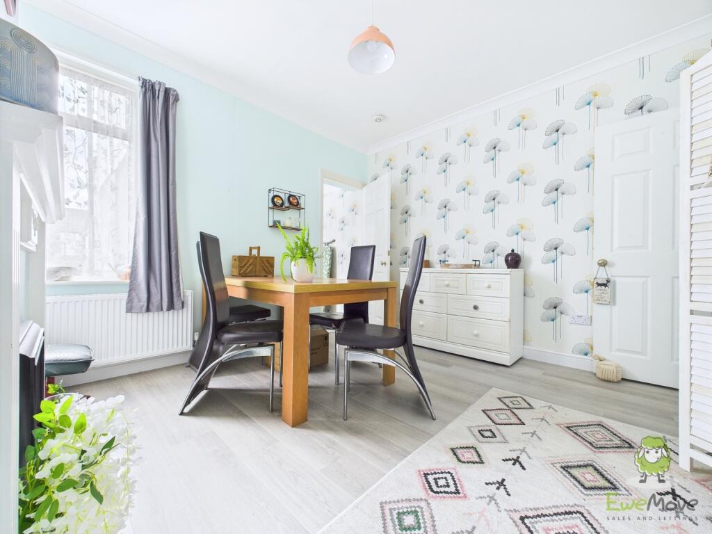 CAM01543G0-PR0134-STILL018