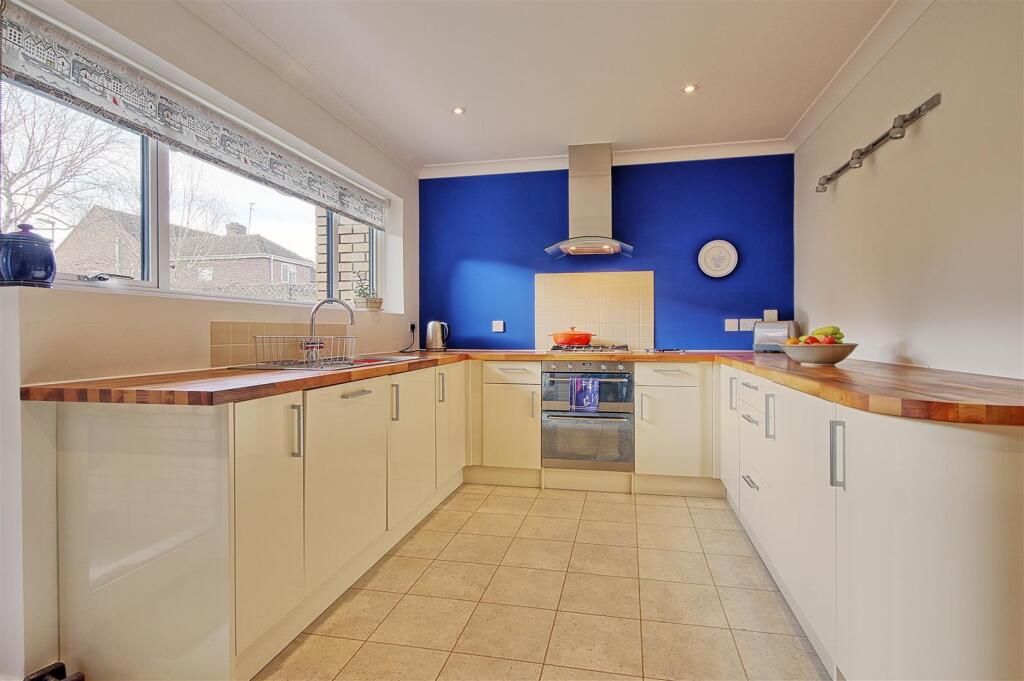 Kitchen 3.jpg