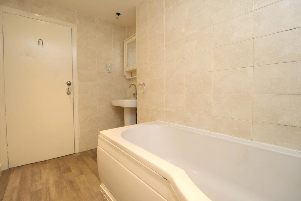 650 Argyle Street,  Flat 1/2 G3 8UF