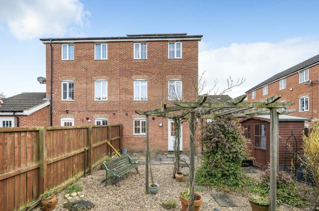 11 Robin Close