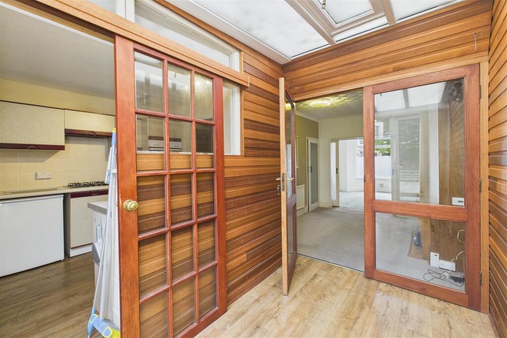 8 Kensington Road, St George, Bristol BS5 7NB | Fr