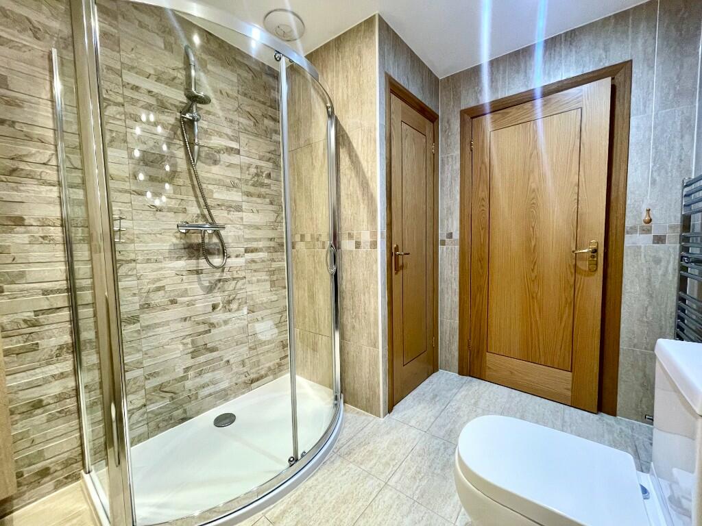 Downstairs shower 