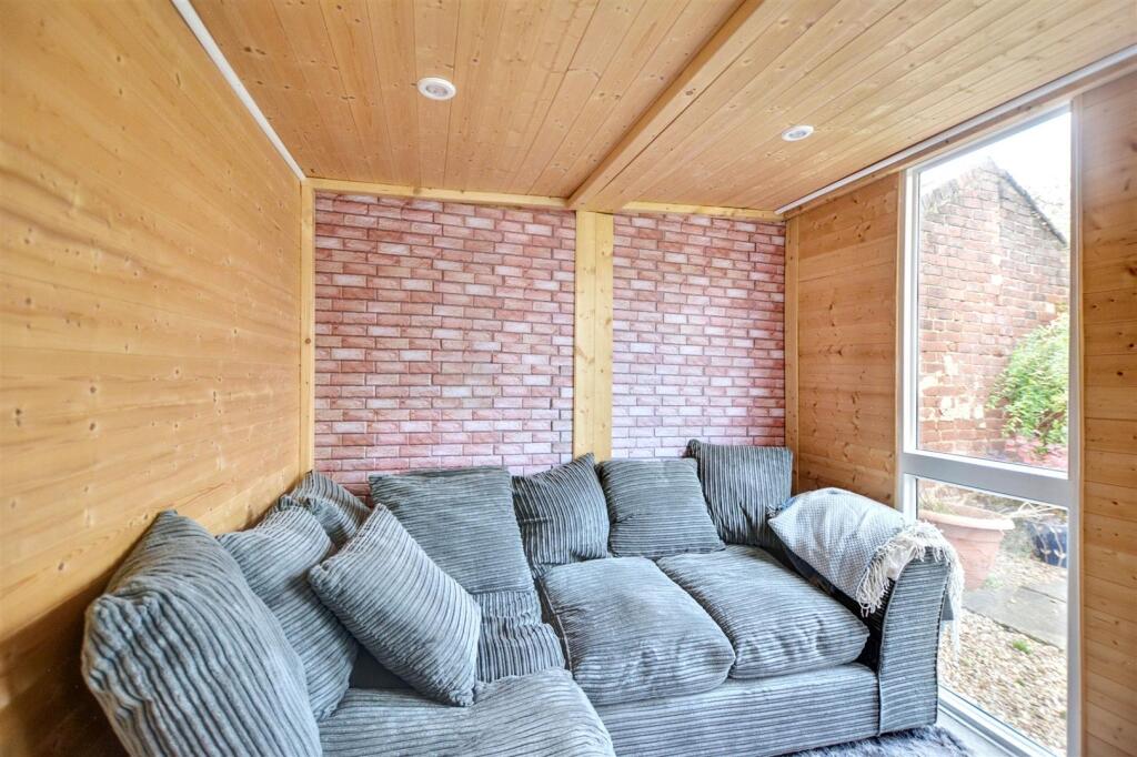 Garden Office_2.jpeg