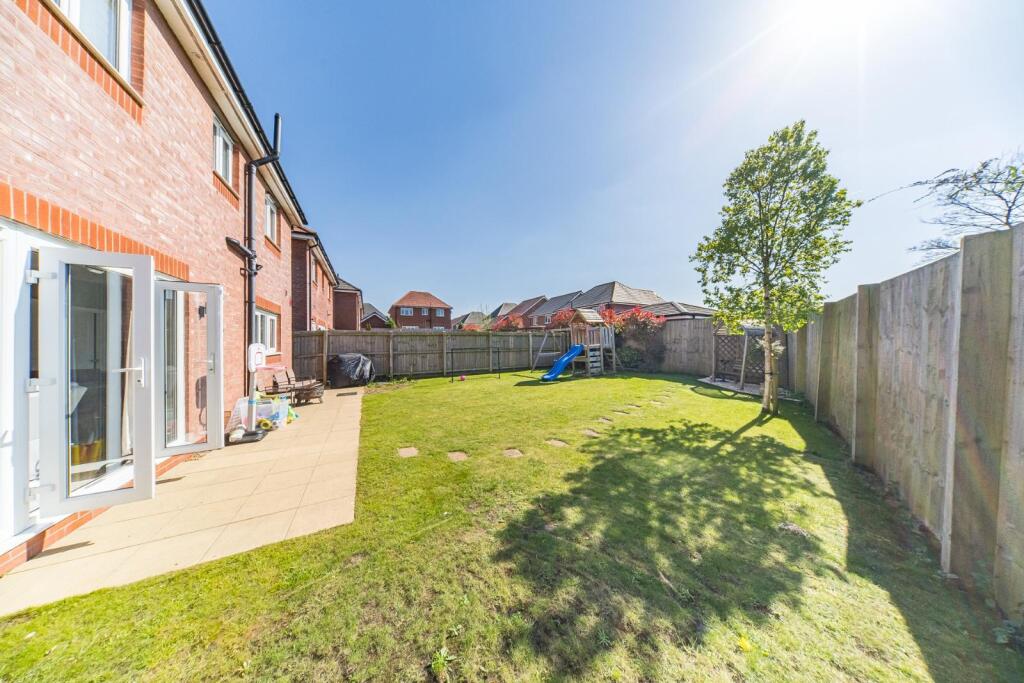 57 Emelia Drive garden 2.jpg