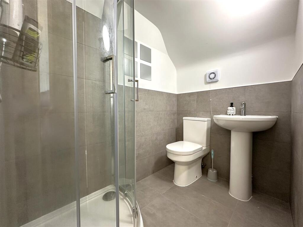 En-Suite Shower Room 854