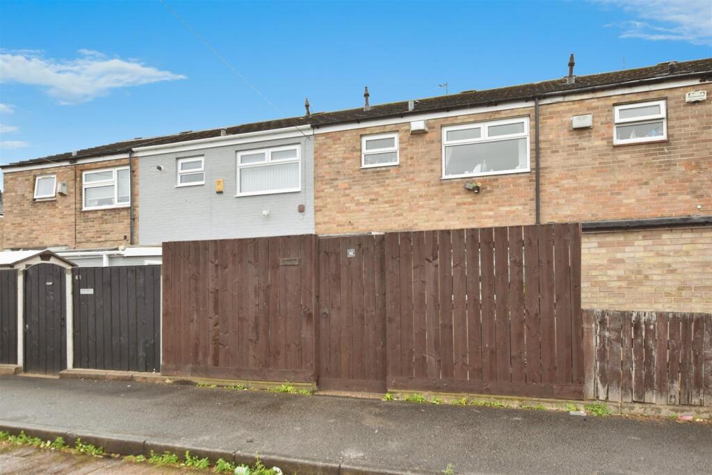 2ff92d2e-front 20gate.JPG