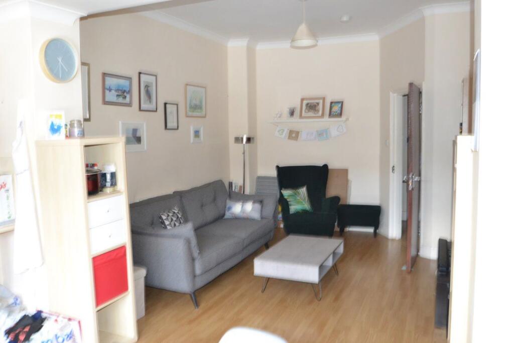 EXCELLENT TWO BED IN SOUGHT AFTER FINSBURY PARK