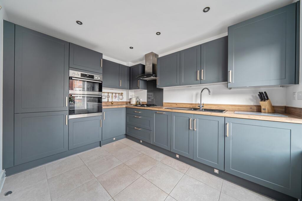 1395508-11-695d119366604