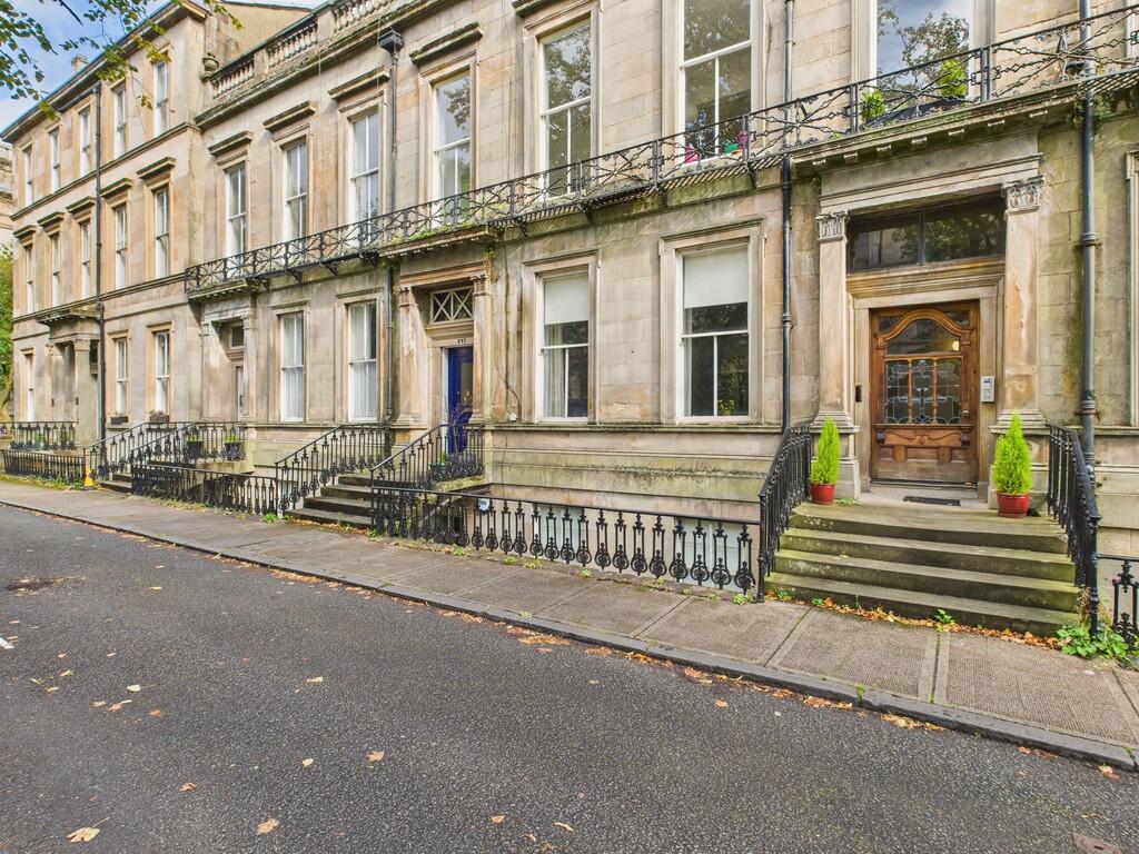 CAM05526G0-PR0033...