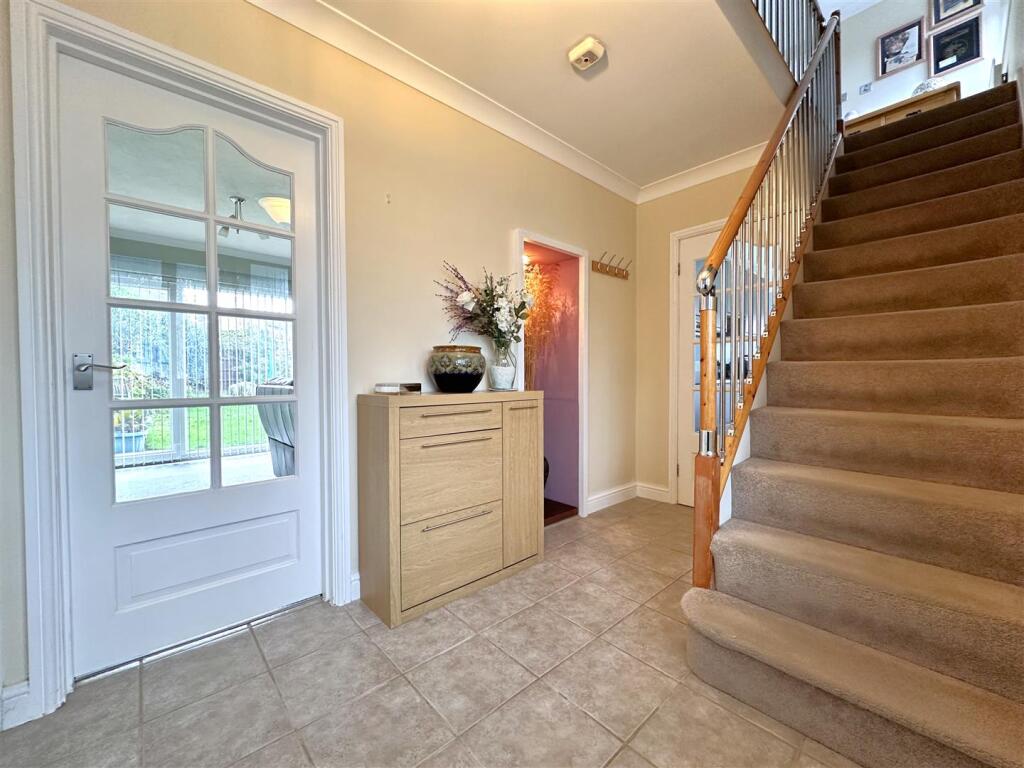 Inviting Reception Hall 002