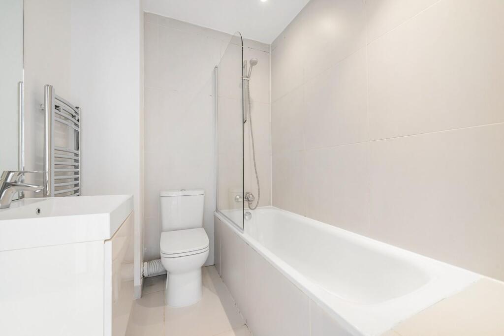 Bathroom Two.JPG