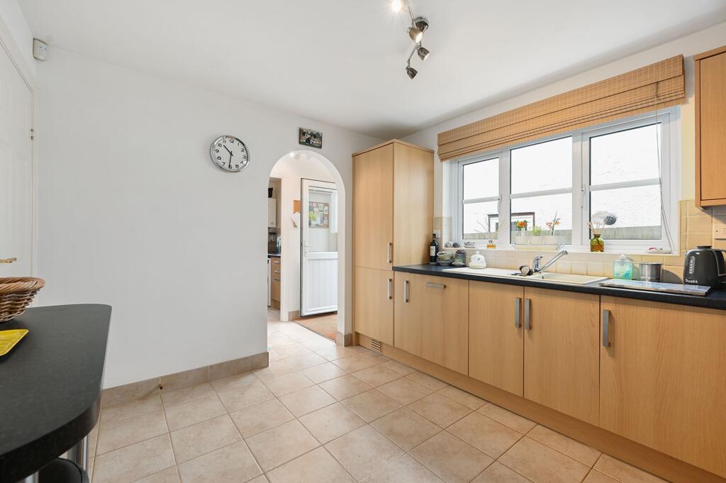 Kitchen/ Breakfast Room