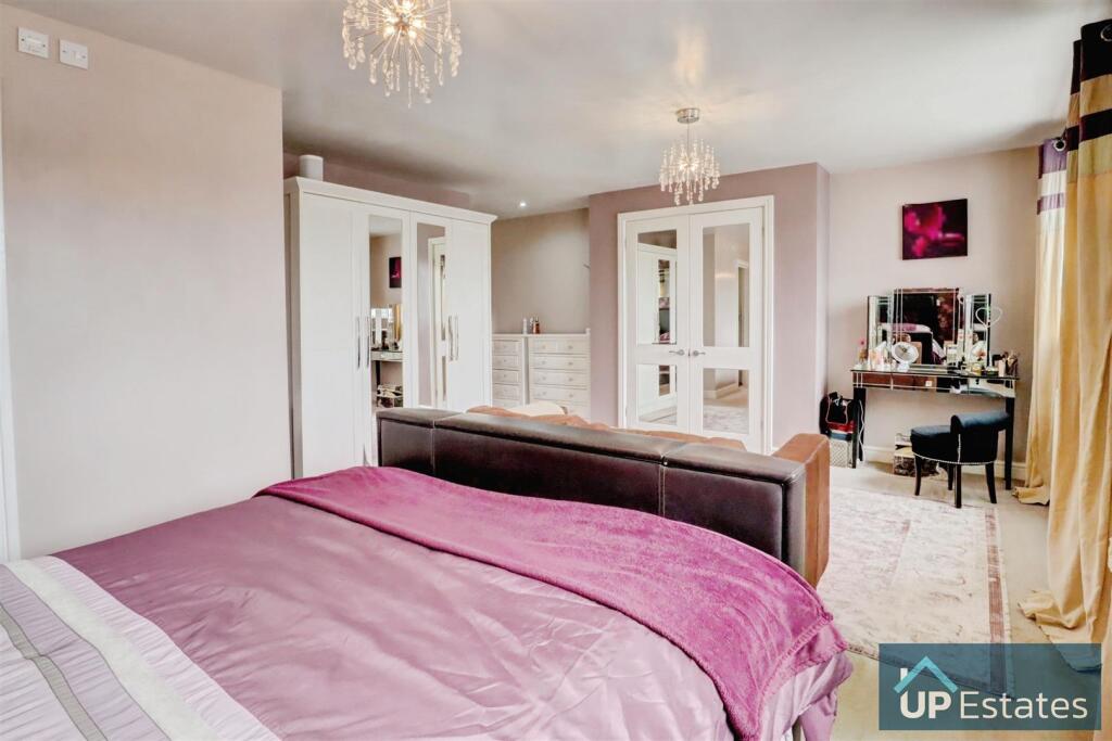 Main bedroom1.jpg