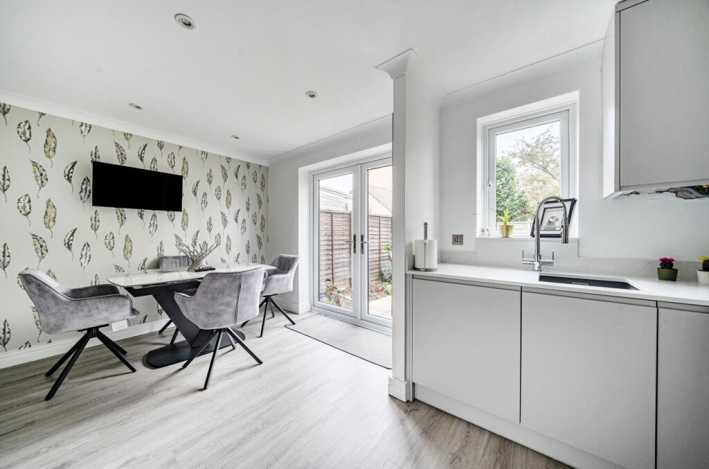 1365886-7-68ed14a...