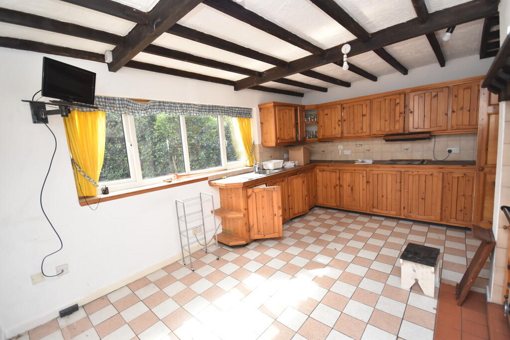 Kitchen/Breakfast...