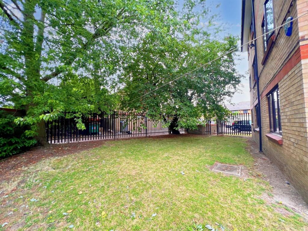 Communal Garden: