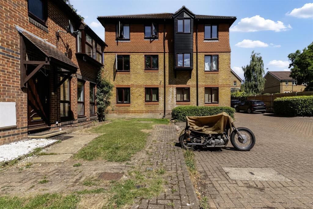 TURNPIKE LANE 5 - (29).jpg