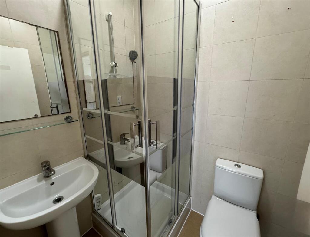 Toilet.jpg