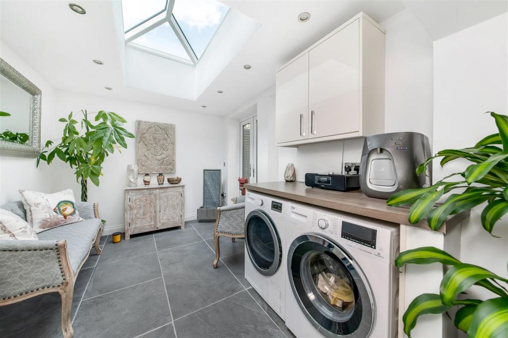 GARDEN ROOM