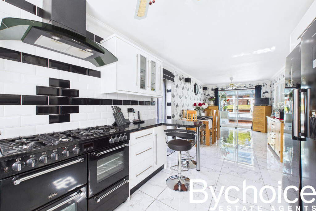 CAM05454G0-PR0052-STILL014