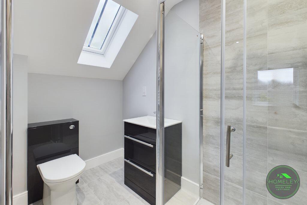 23 ensuite bathroom