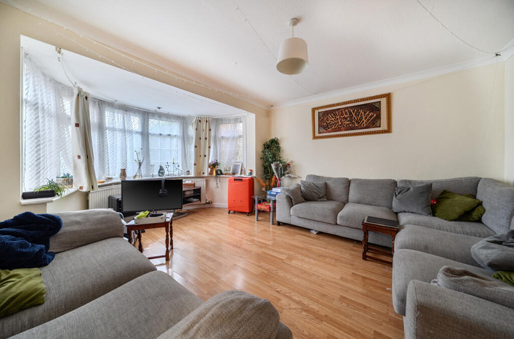 1395679-16-695faf...