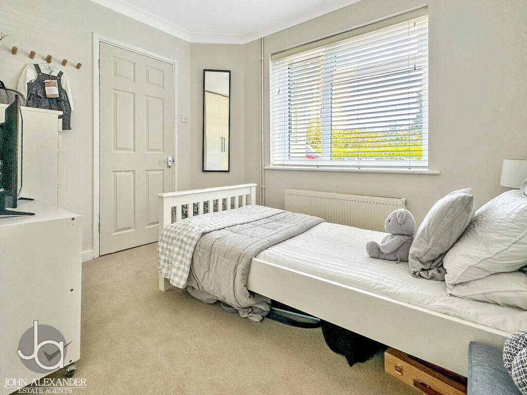 20241005_12023256...