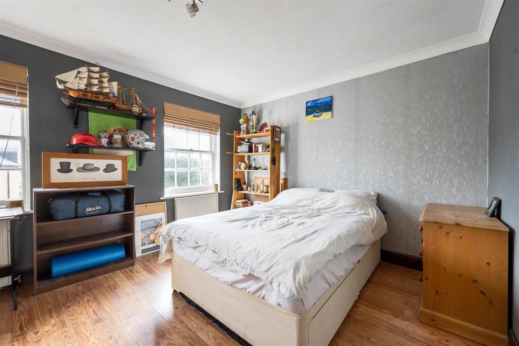 Handsworth Avenue, E4