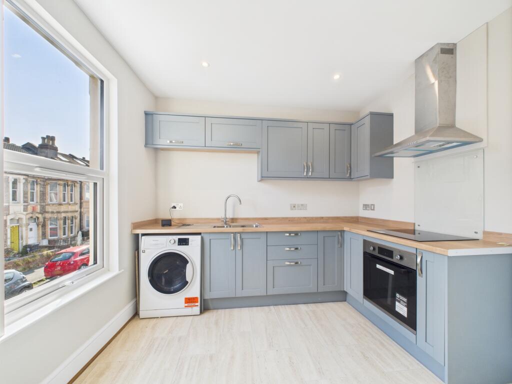 CAM02023G0-PR0162-STILL011