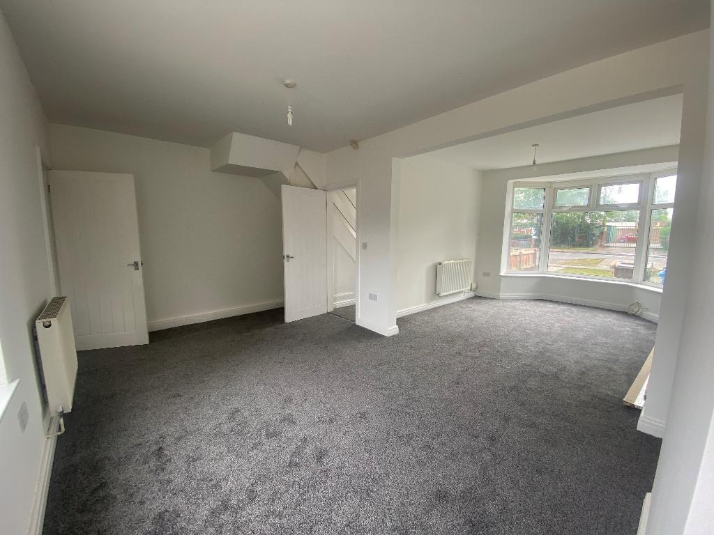 Through Lounge/Dining Area