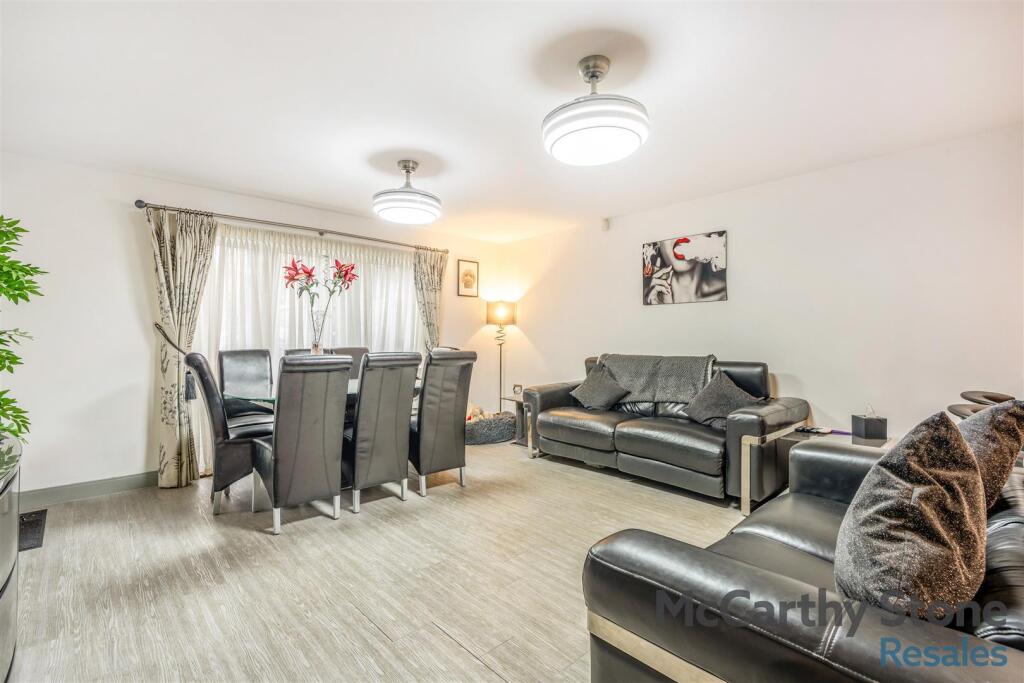 8667013-interior13.jpg