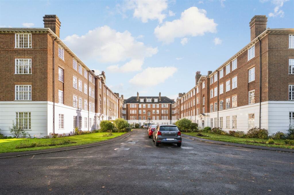 12 Albemarle,1.jpg