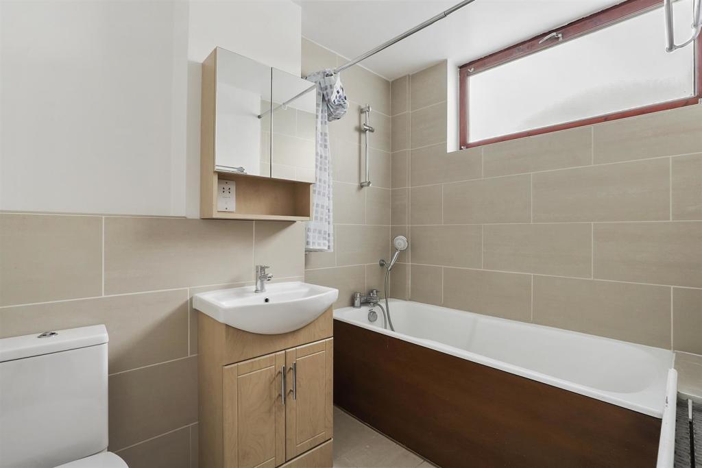 12 Eton Garages, Lambolle Place - 5otgdjrg5S5NOnev