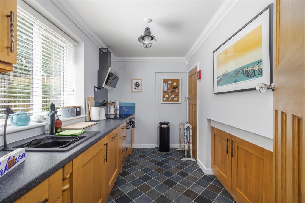 12 Liliput Road_005.jpg