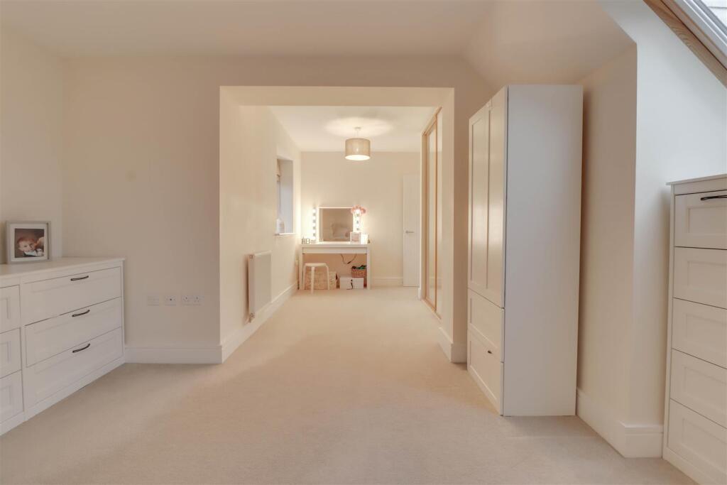 6 GORSE WOOD VIEW INSIDE-12.jpg