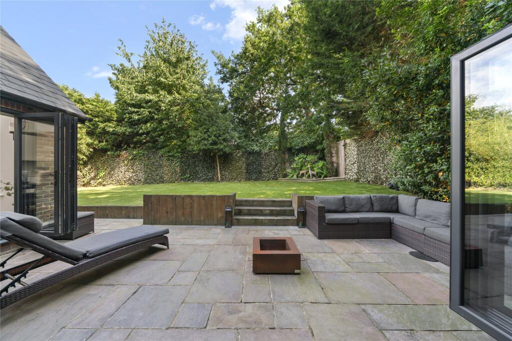 Outdoor Entertaining