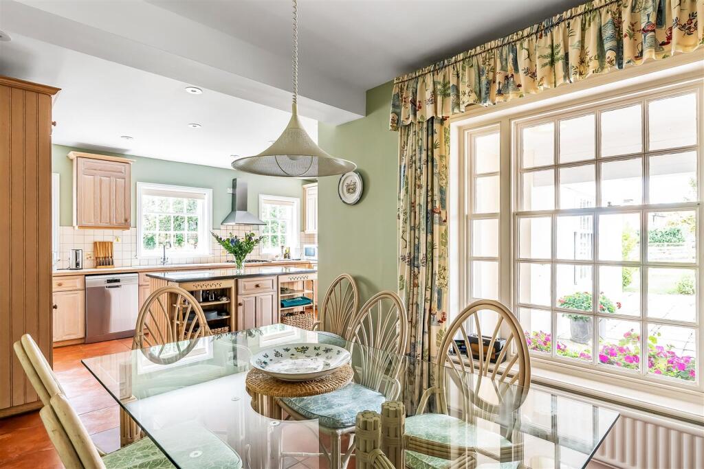 Kitchen/Breakfast Room