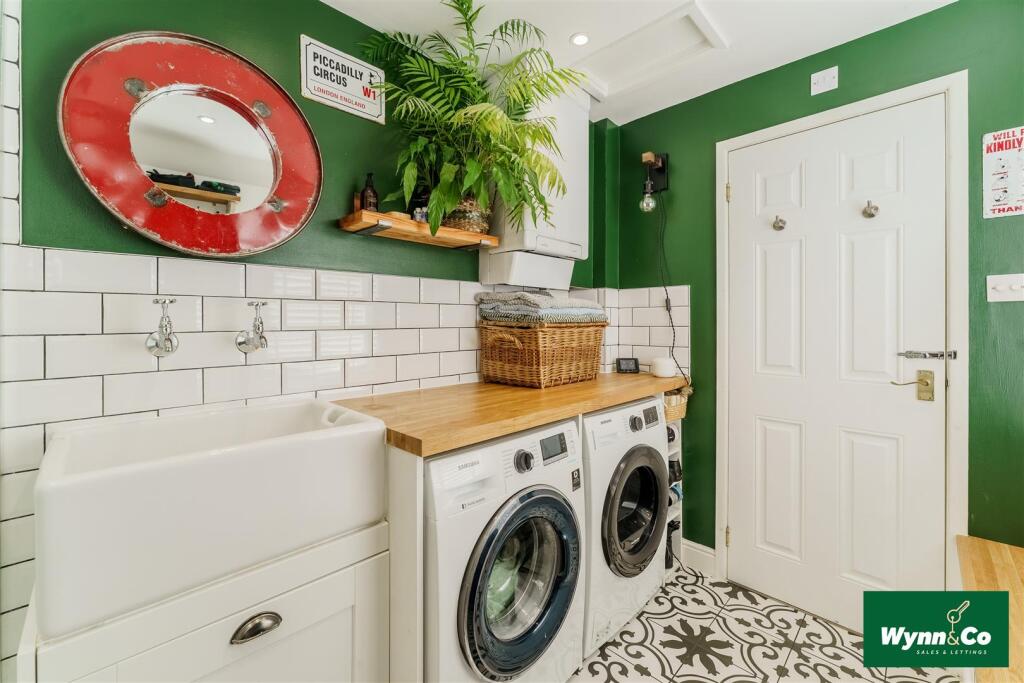 7 SALISBURY AVENUE-1017L.jpg