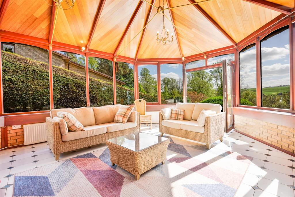 32 - Conservatory.jpg