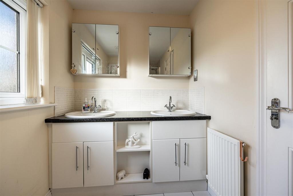 57 The Beeches Tweedbank 21.JPG
