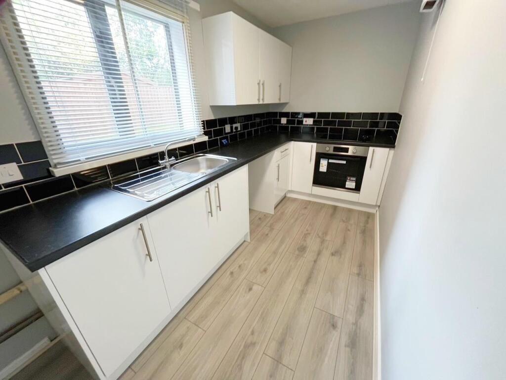 Kitchen (1).jpg