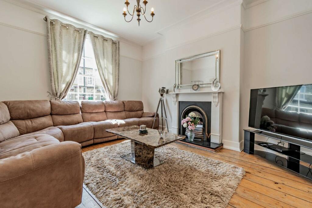 8556849-interior20-800.jpg