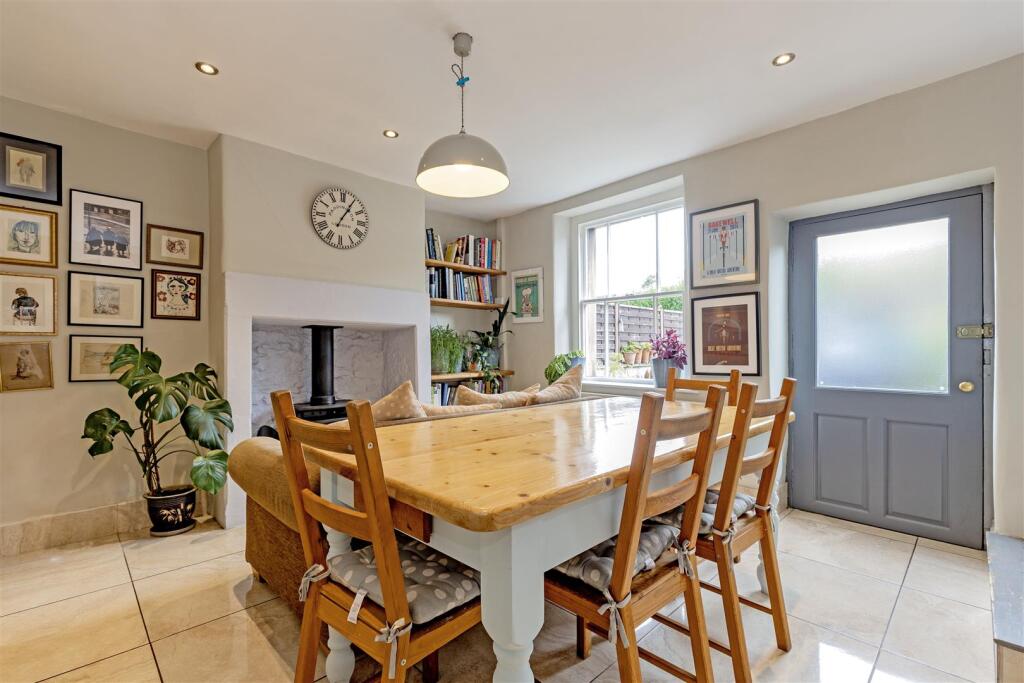 Dining Room-5.jpg