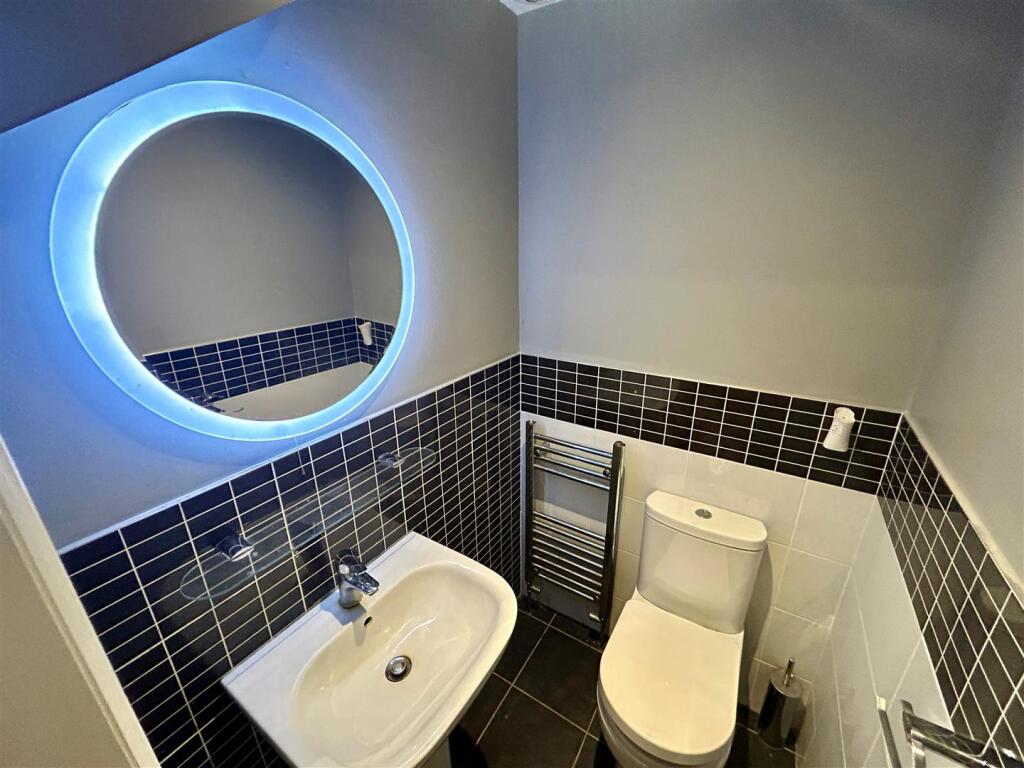 down wc.jpg