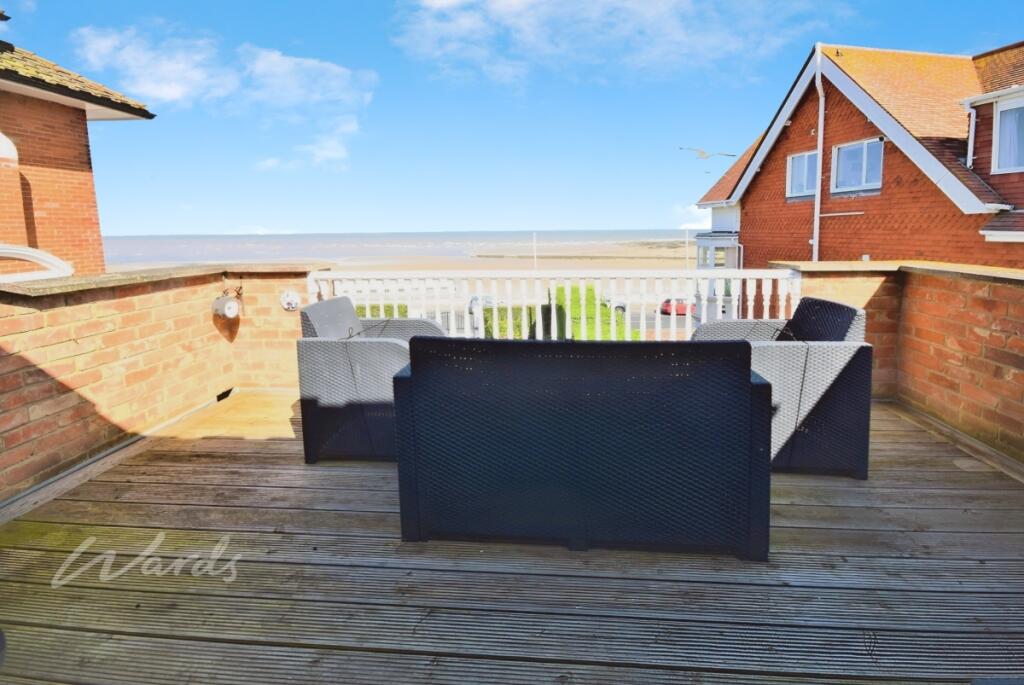 Sea road balcony use