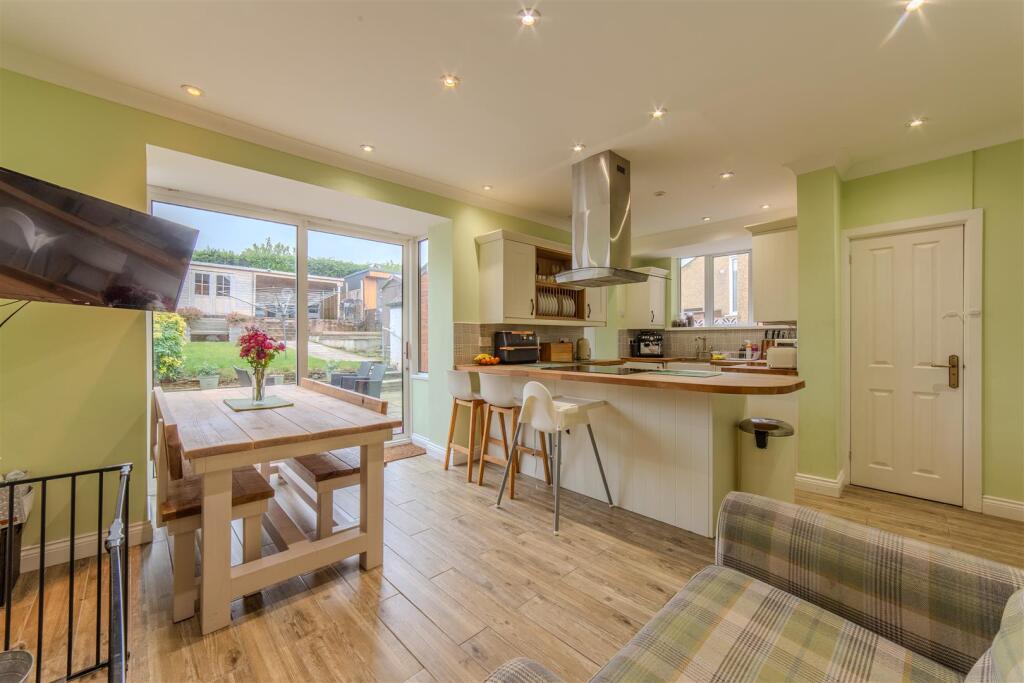 15 Beechcroft Road-13.jpg