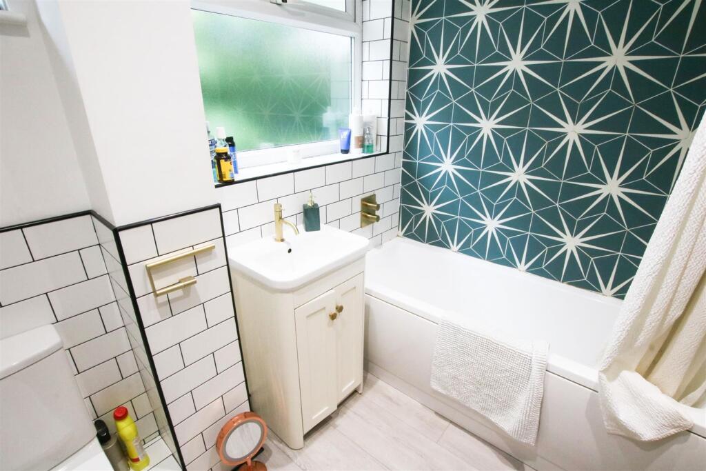 HOUSE BATHROOM